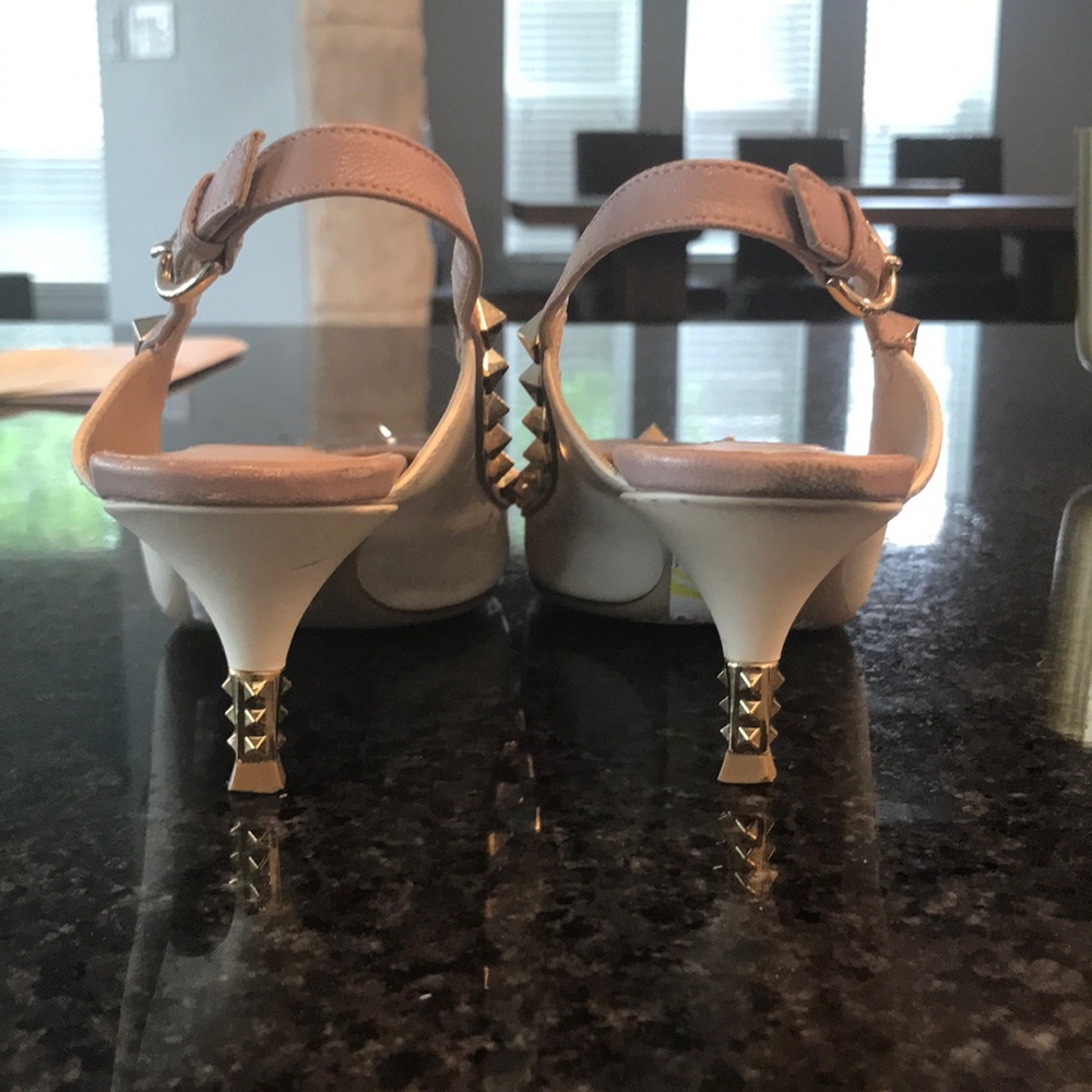 Valentino Garavani White Studded Heels - Picture 3 of 6